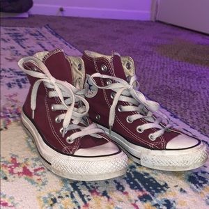 Women’s Hightop Converse Burgundy